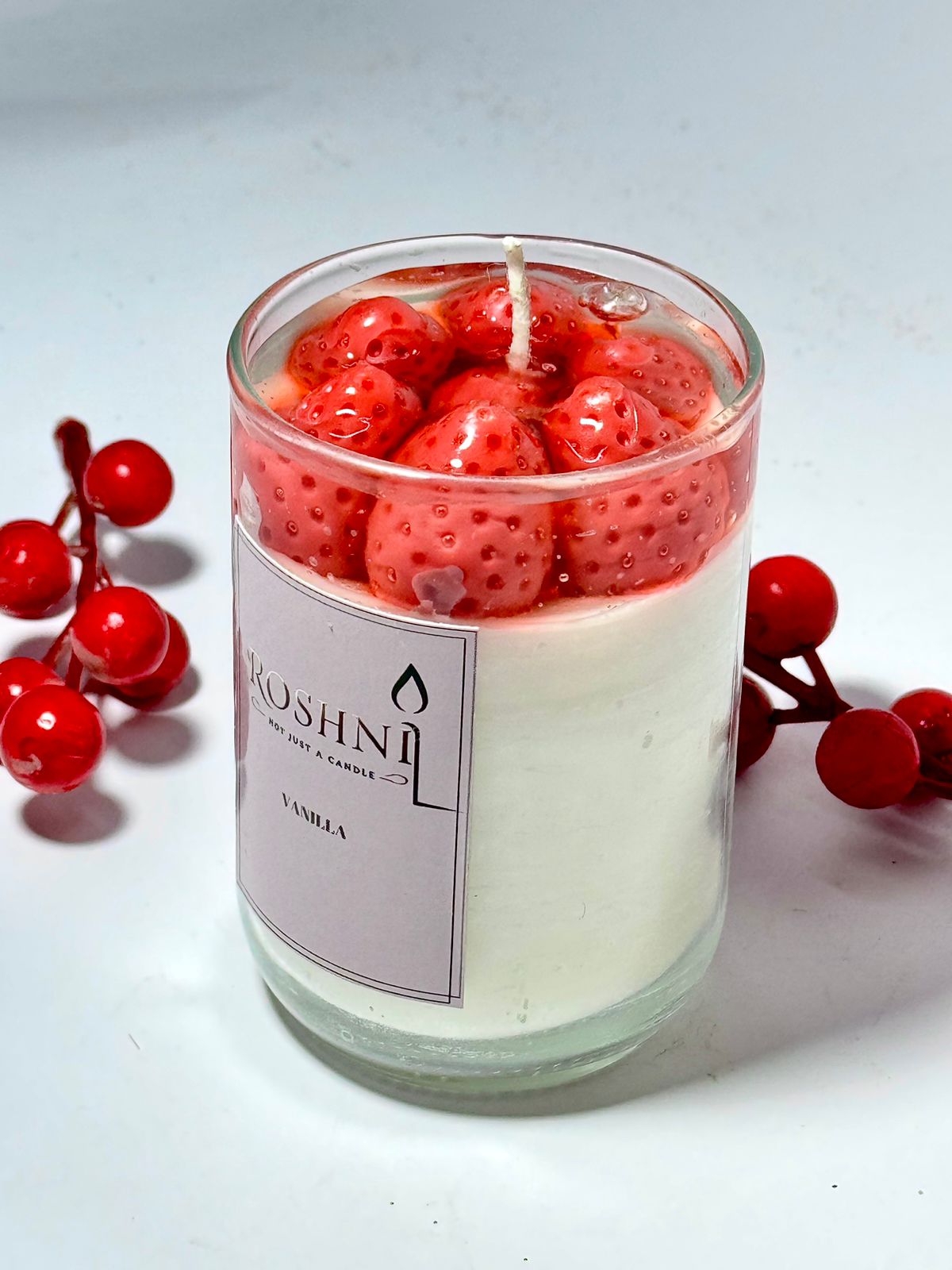 Roshni Strawberry Bliss Candle