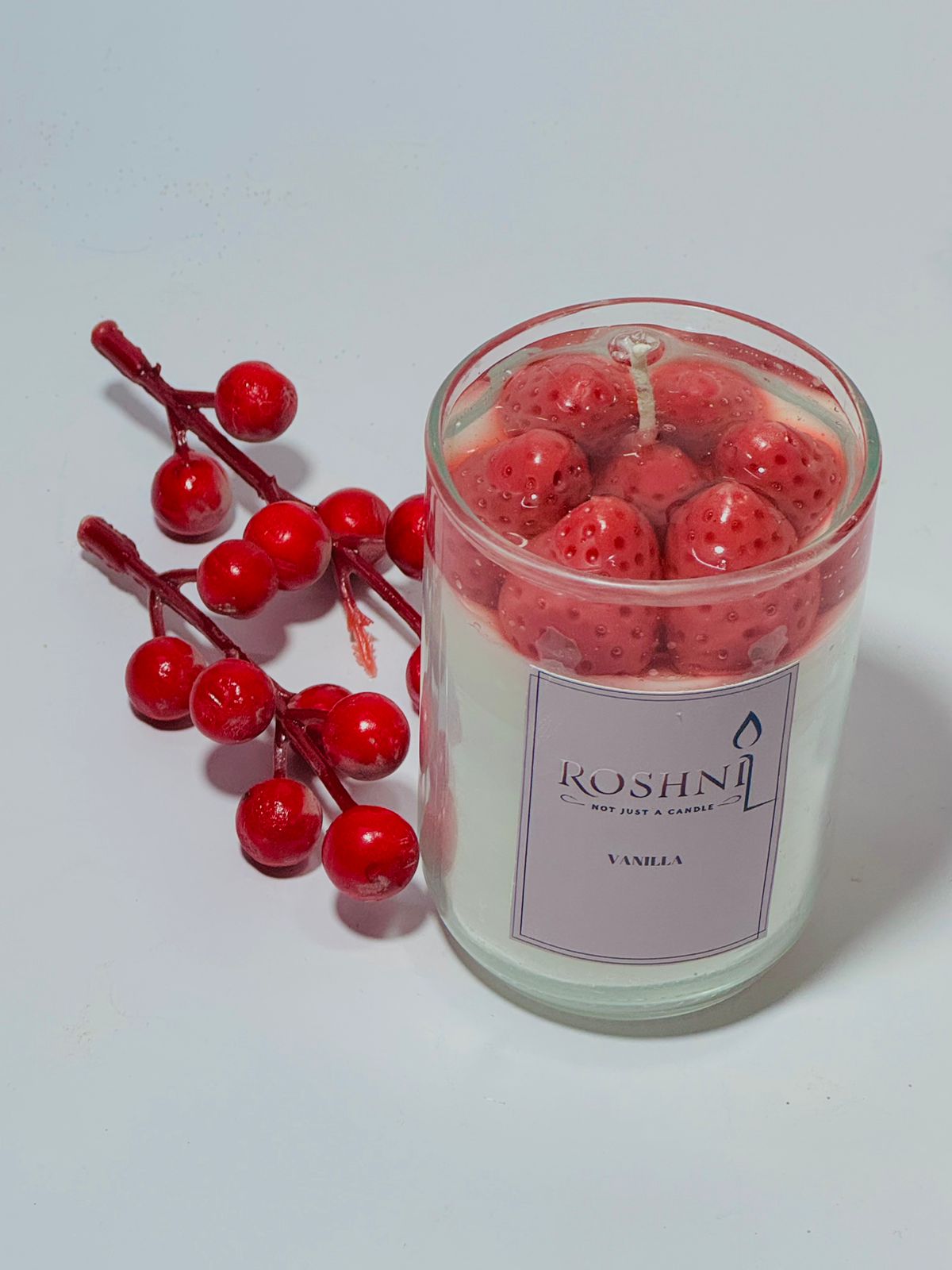 Roshni Strawberry Bliss Candle